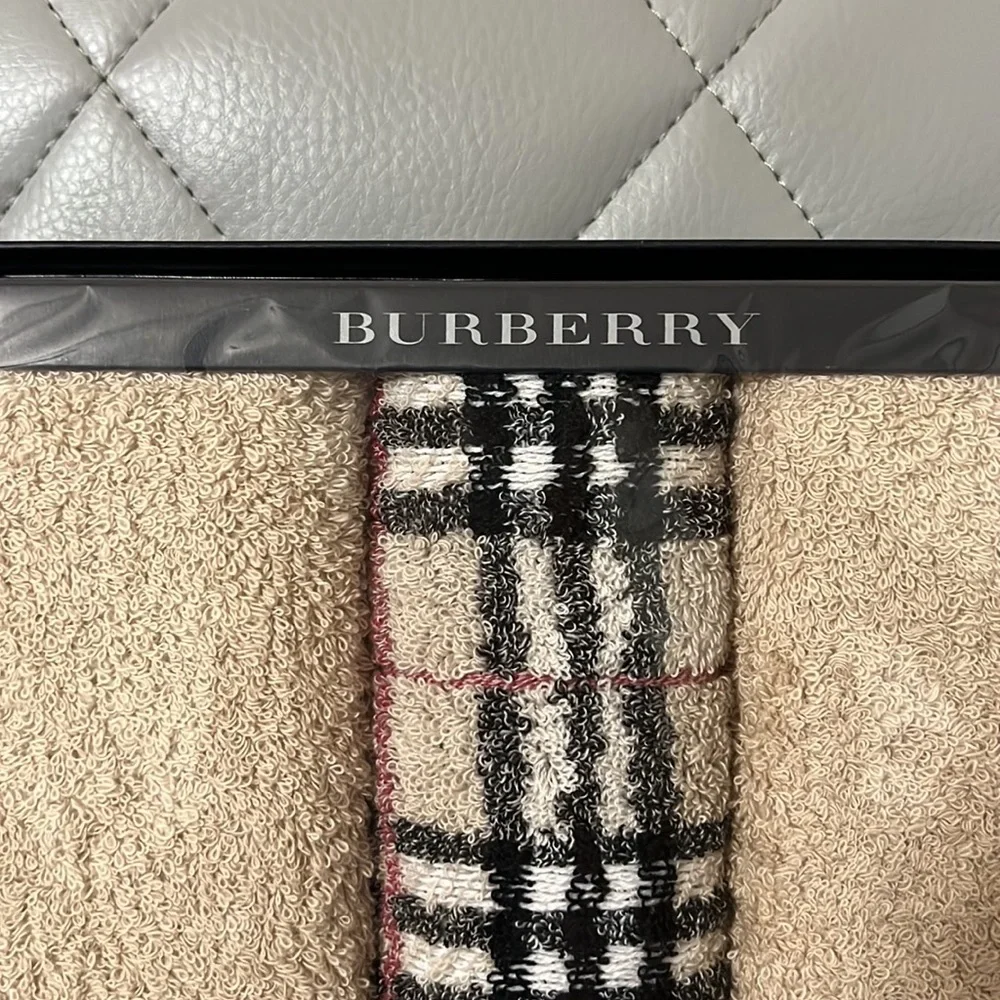 Burberry face/hand towel